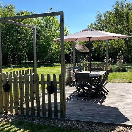 Bed and Breakfast La Tour De La Conterie Beaumont-Village Esterno foto