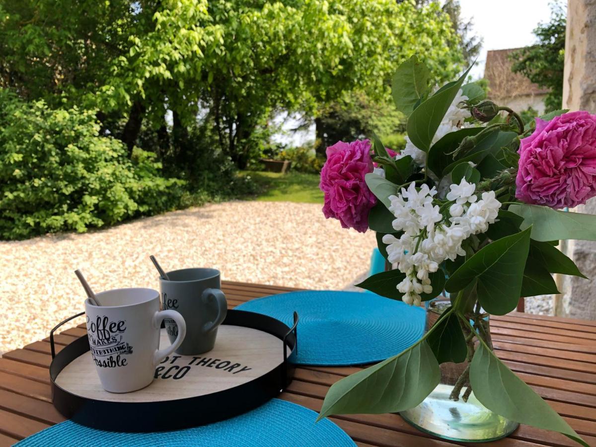 Bed and Breakfast La Tour De La Conterie Beaumont-Village Esterno foto