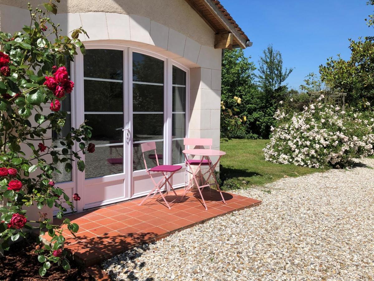Bed and Breakfast La Tour De La Conterie Beaumont-Village Esterno foto