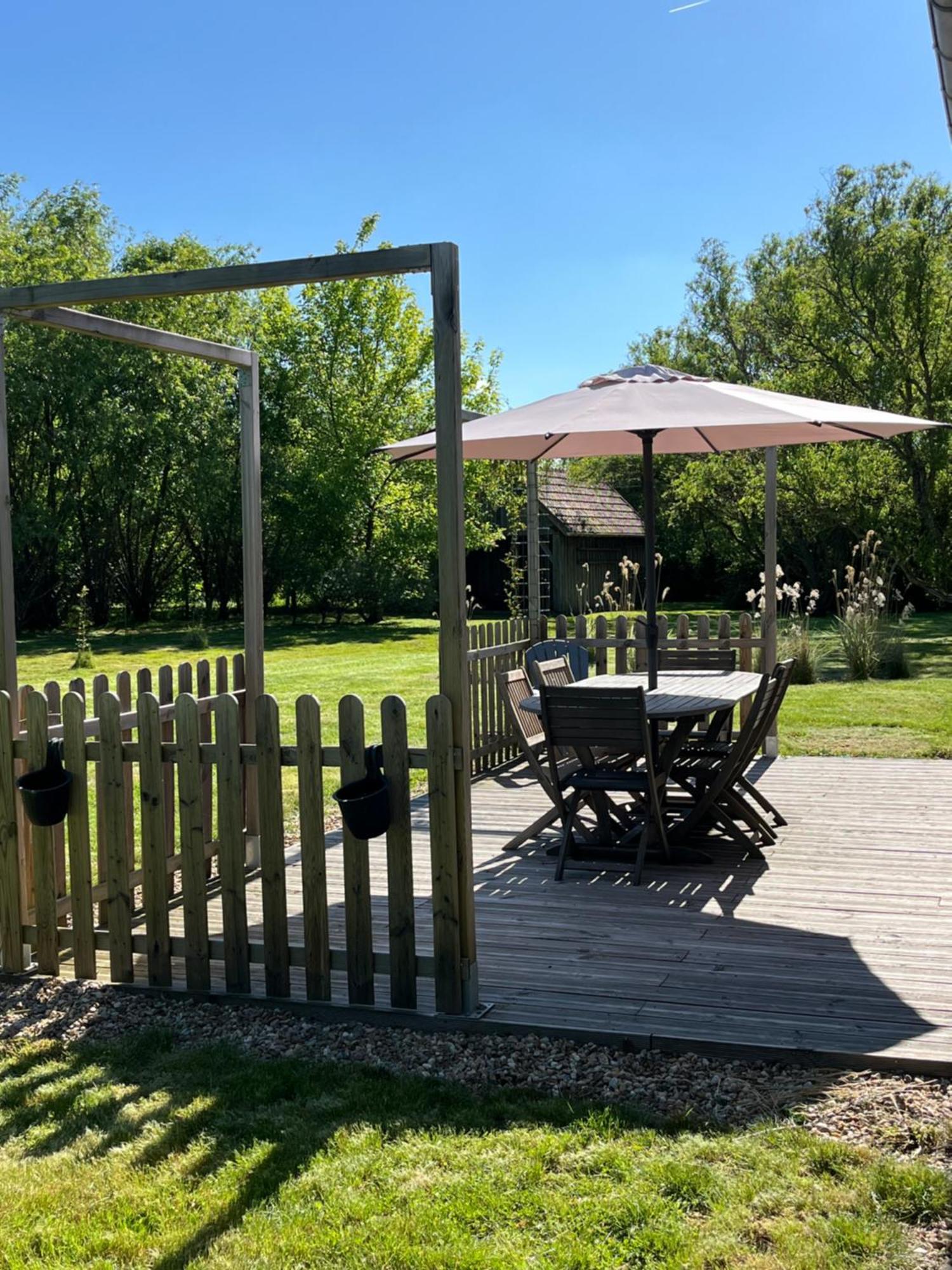 Bed and Breakfast La Tour De La Conterie Beaumont-Village Esterno foto